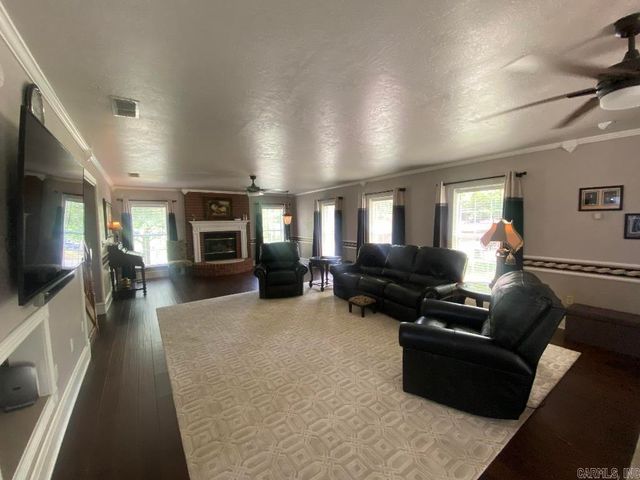 1403 South Mena Street, Mena, AR 71953