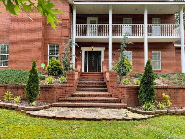 1403 South Mena Street, Mena, AR 71953