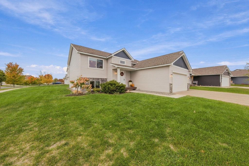 813 Hickory Curve, Watertown, MN 55388 — photo 2