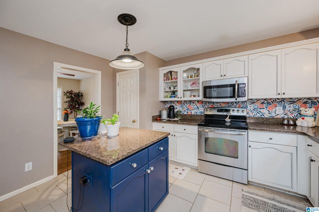1860 RUSSET HILL CIRCLE, Hoover, AL 35244