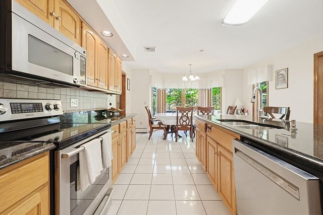 23 Cornerstone Dr, Easton, MA 02356