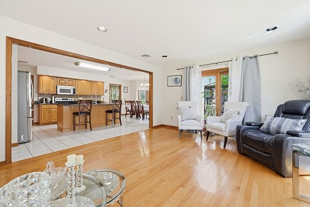 23 Cornerstone Dr, Easton, MA 02356
