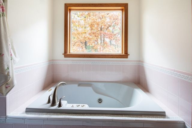 23 Cornerstone Dr, Easton, MA 02356