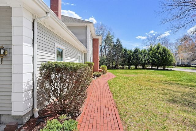 23 Cornerstone Dr, Easton, MA 02356