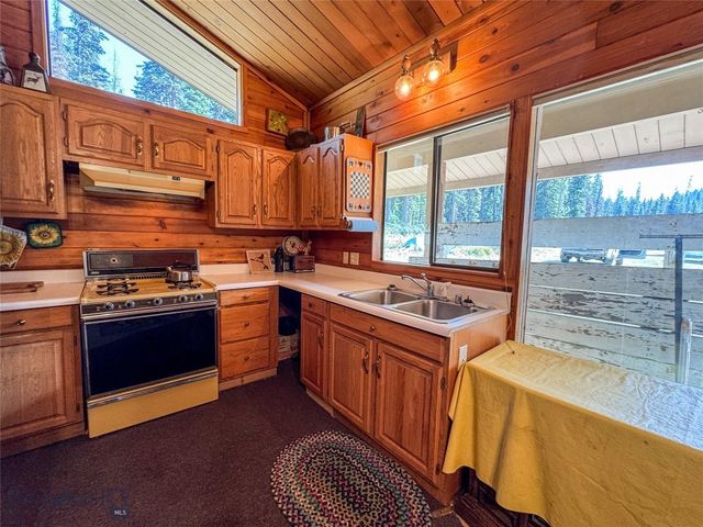 7379 Hahn Creek Road, Elliston, MT 59728