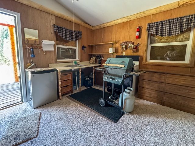 7379 Hahn Creek Road, Elliston, MT 59728