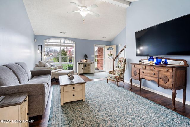 3400 Eastbrook Dr, La Grange, KY 40031