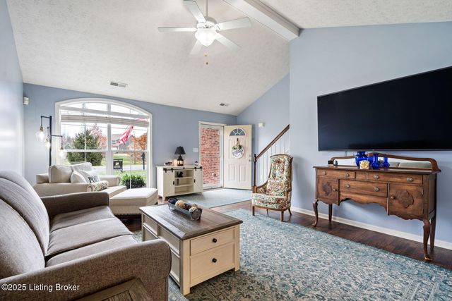 3400 Eastbrook Dr, La Grange, KY 40031