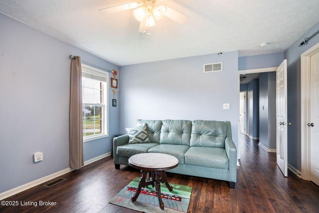 3400 Eastbrook Dr, La Grange, KY 40031