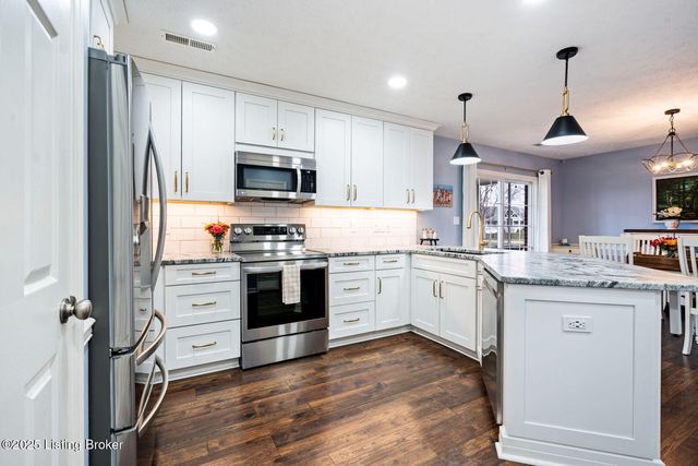 3400 Eastbrook Dr, La Grange, KY 40031