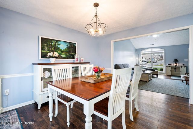 3400 Eastbrook Dr, La Grange, KY 40031