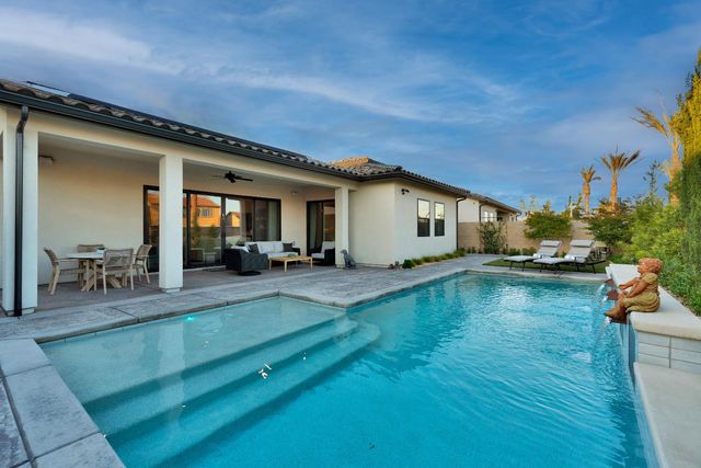 2857 E Beech Tree Drive, Fresno, CA 93730