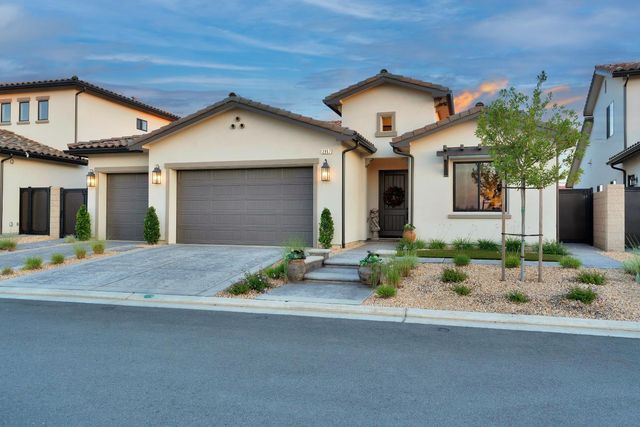 2857 E Beech Tree Drive, Fresno, CA 93730