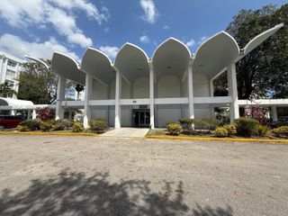 492 NW 165th Street Rd 412, Miami, FL 33169