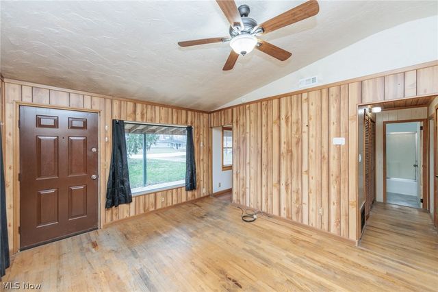 12286 Eaton Boulevard, Grafton, OH 44044