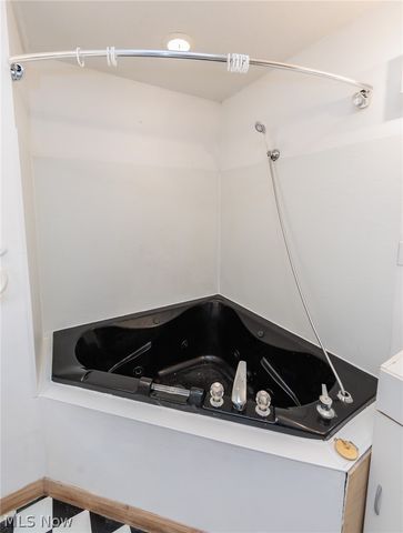 12286 Eaton Boulevard, Grafton, OH 44044