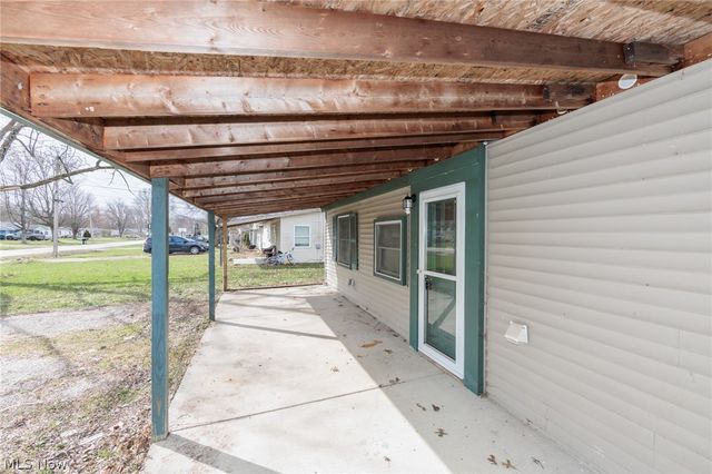 12286 Eaton Boulevard, Grafton, OH 44044