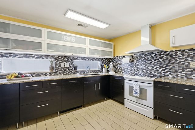 48 Edward Street, Newington, CT 06111