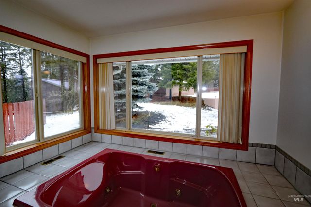 367 Crestview Drive, Orofino, ID 83544