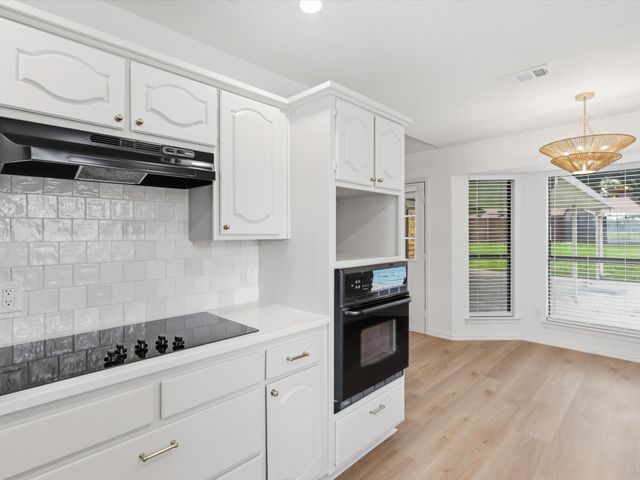 408 Christine Court, Euless, TX 76039