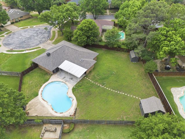 408 Christine Court, Euless, TX 76039