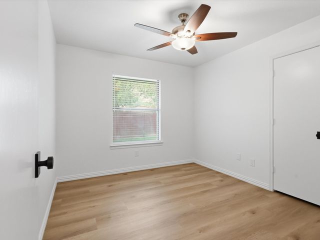 408 Christine Court, Euless, TX 76039