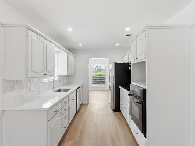 408 Christine Court, Euless, TX 76039