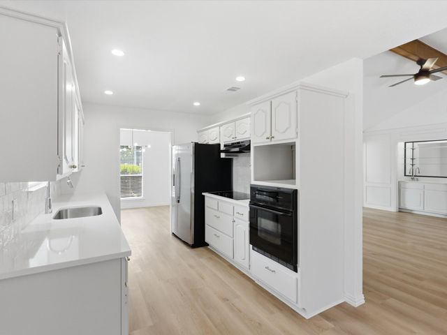 408 Christine Court, Euless, TX 76039