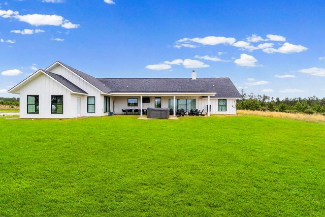 9572 Fm 355, Trinity, TX 75862