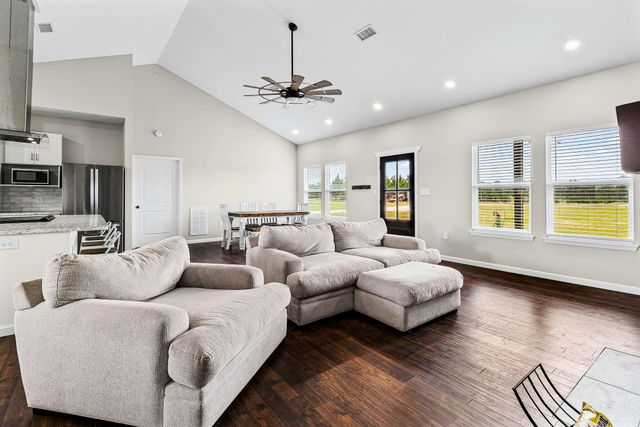 9572 Fm 355, Trinity, TX 75862