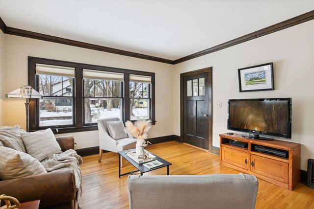 2823 Garfield Street NE, Minneapolis, MN 55418