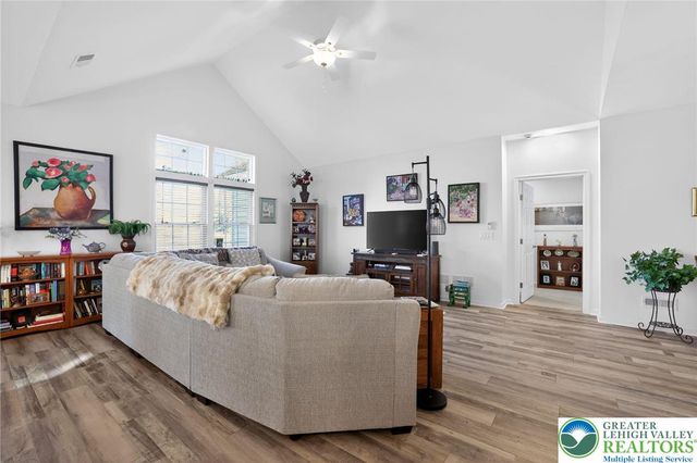 5490 Traditions Drive, Upper Saucon Twp, PA 18036