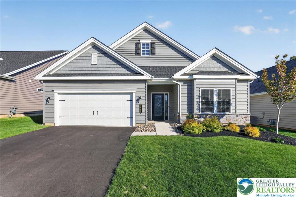 5490 Traditions Drive, Upper Saucon Twp, PA 18036
