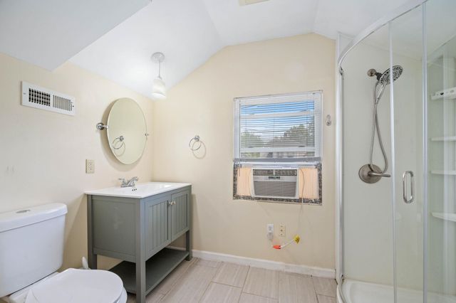 2318 E 1st St N, Wichita, KS 67214