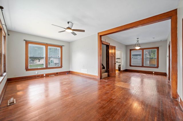 2318 E 1st St N, Wichita, KS 67214