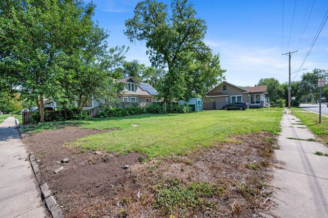 2318 E 1st St N, Wichita, KS 67214