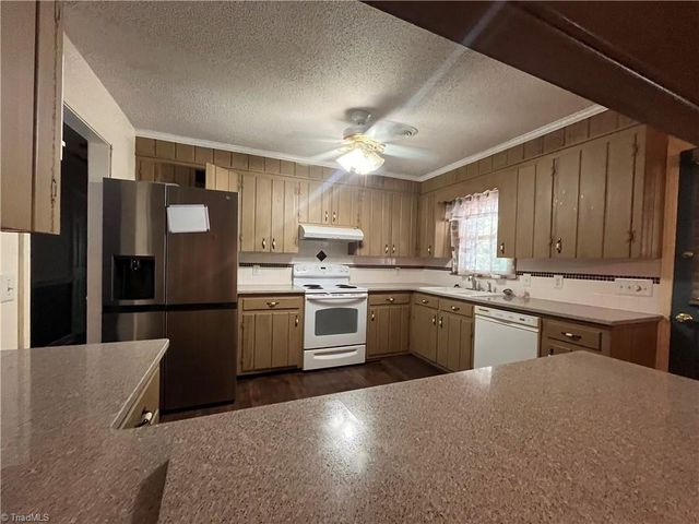 1041 Canyon Drive, Rural Hall, NC 27045