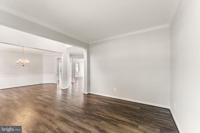 32 HOUSER DR, Lovettsville, VA 20180