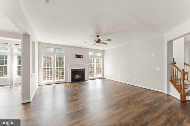 32 HOUSER DR, Lovettsville, VA 20180