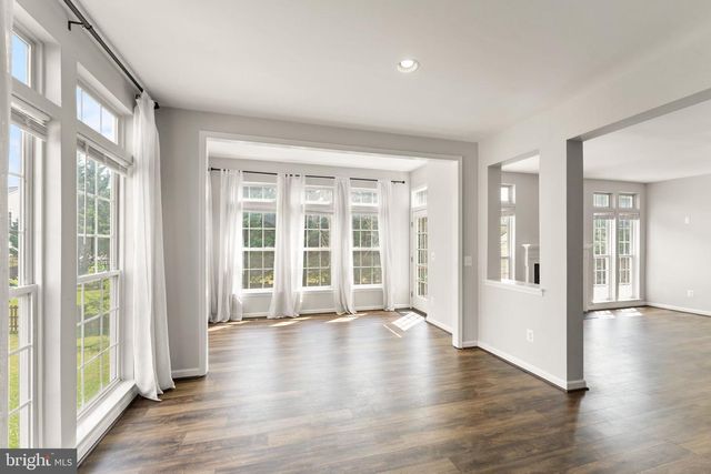 32 HOUSER DR, Lovettsville, VA 20180