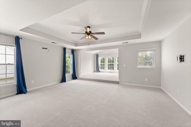 32 HOUSER DR, Lovettsville, VA 20180