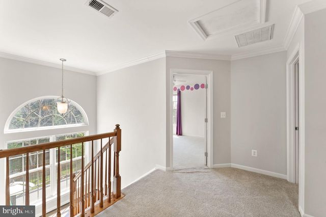 32 HOUSER DR, Lovettsville, VA 20180