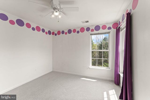 32 HOUSER DR, Lovettsville, VA 20180