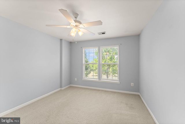 32 HOUSER DR, Lovettsville, VA 20180