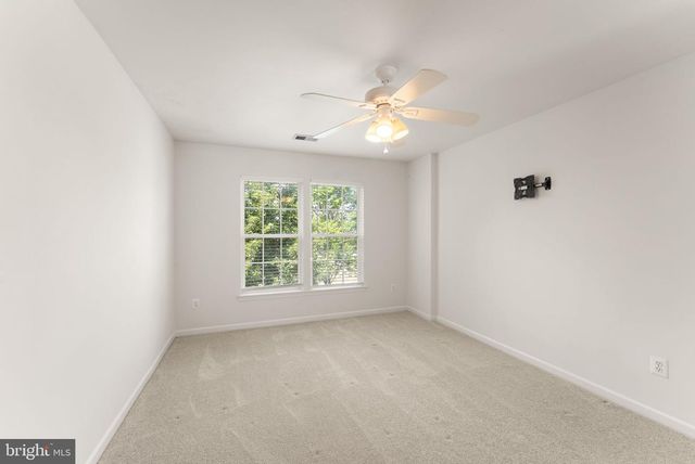 32 HOUSER DR, Lovettsville, VA 20180