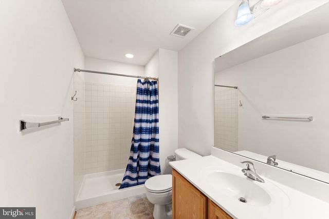 32 HOUSER DR, Lovettsville, VA 20180