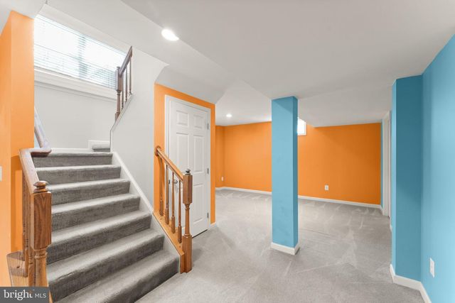 32 HOUSER DR, Lovettsville, VA 20180