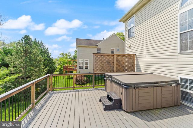 32 HOUSER DR, Lovettsville, VA 20180