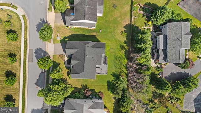 32 HOUSER DR, Lovettsville, VA 20180