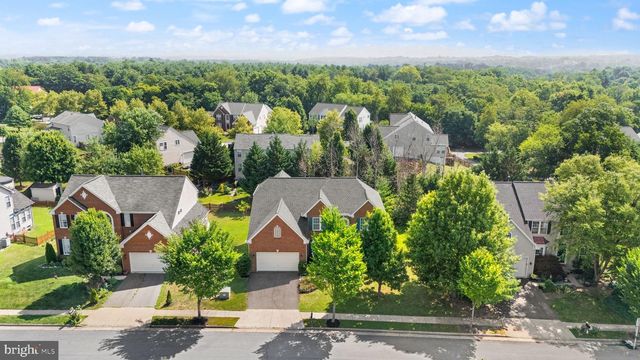 32 HOUSER DR, Lovettsville, VA 20180